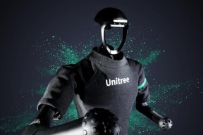 反恐精英online中踢出机器人的方法是什么？